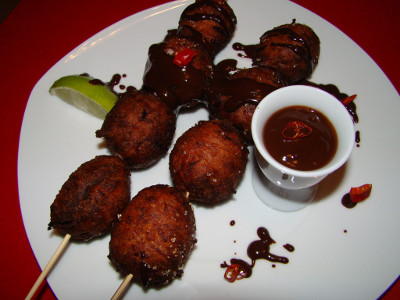 gogoase asiatice cu sos de ciocolata